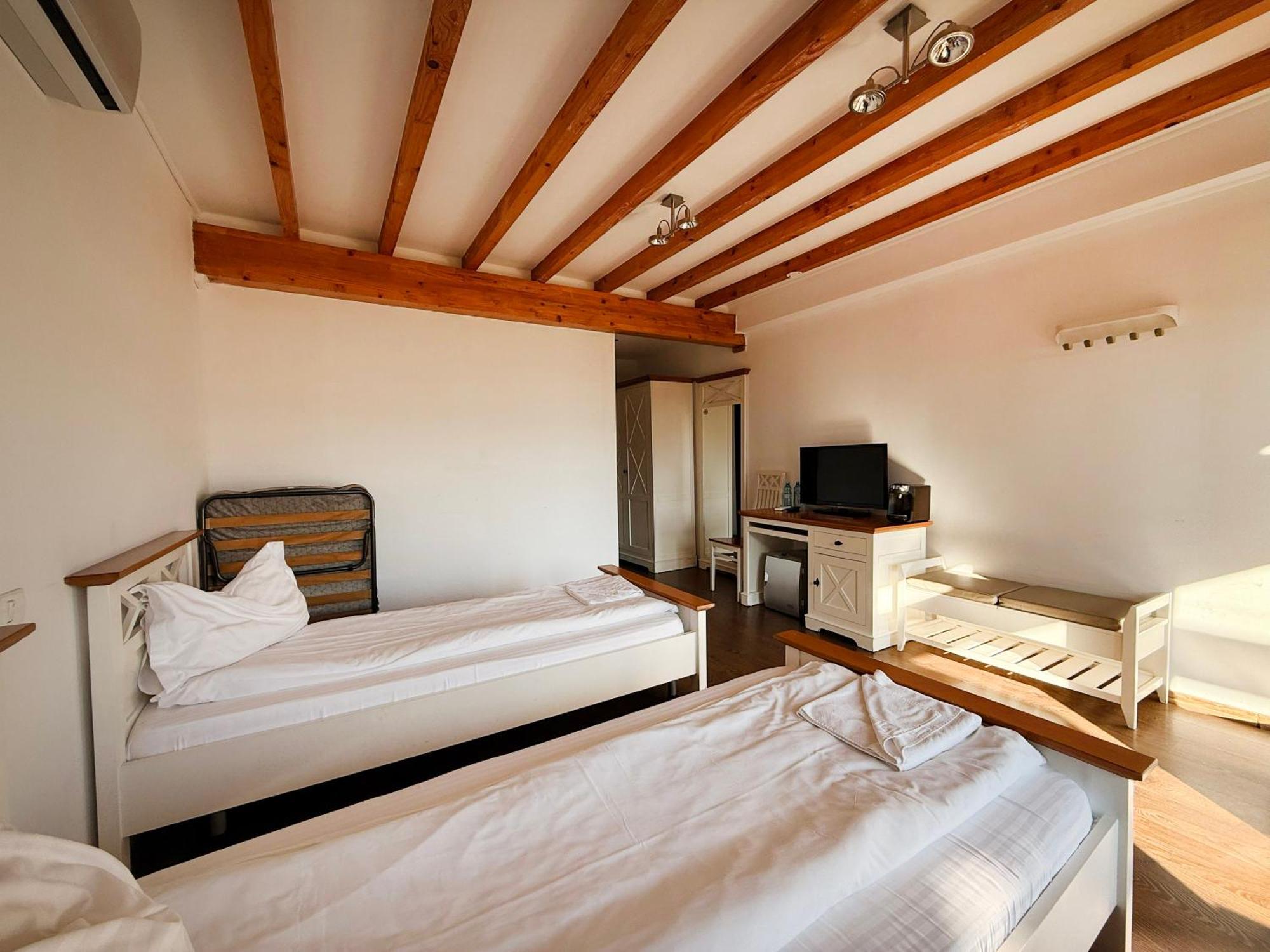 Hotel Lifeharbour Limanu Esterno foto